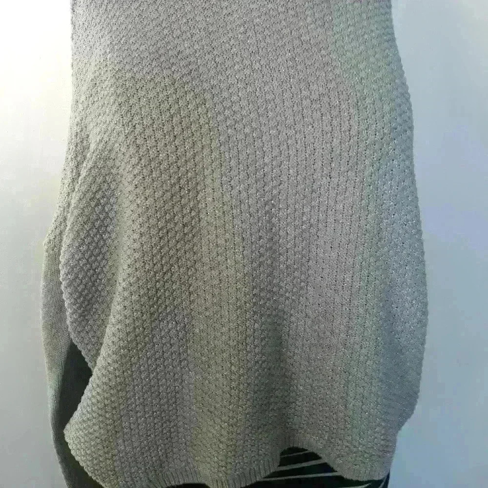 NWNT Lord and Taylor knit sweater knit crew neck high low with long sleeve L